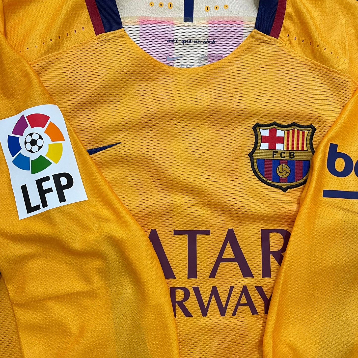 <tc>2015-2016 FC Barcelona Player Issue camiseta visitante #11 Neymar (M)</tc>