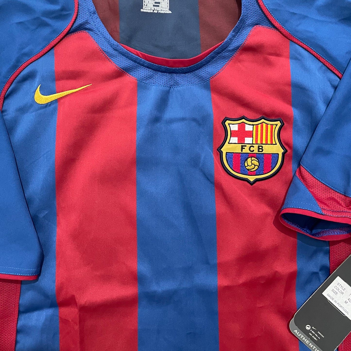 <tc>2004-2005 FC Barcelona camiseta local #10 Ronaldinho (M)</tc>